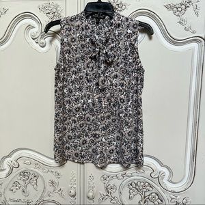 Banana Republic - V Neck - Sheer Sleeveless Blouse Size XS